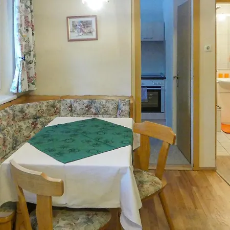 Amazing In Friesach-dürnstein W/ 2 Bedrooms Wiegen